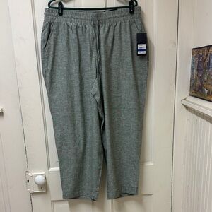 Women’s size 1X linen crop pants in beautiful shade of Heather green